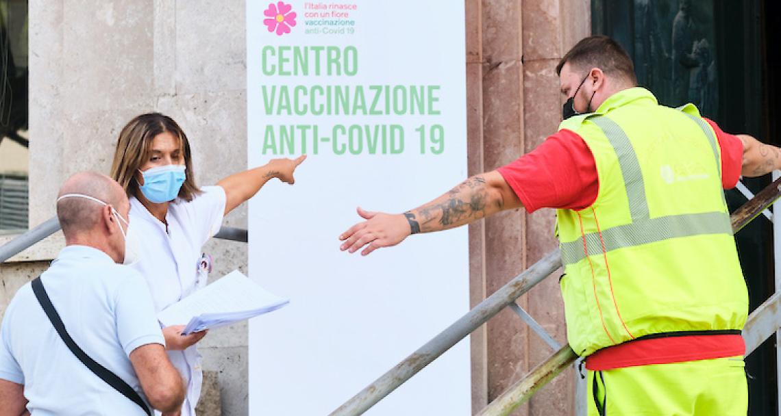 VERCELLI. Covid, &egrave; ormai vaccinato quasi l&rsquo;80% della popolazione ma i contagi continuano ad essere pi&ugrave; di quelli del 2020