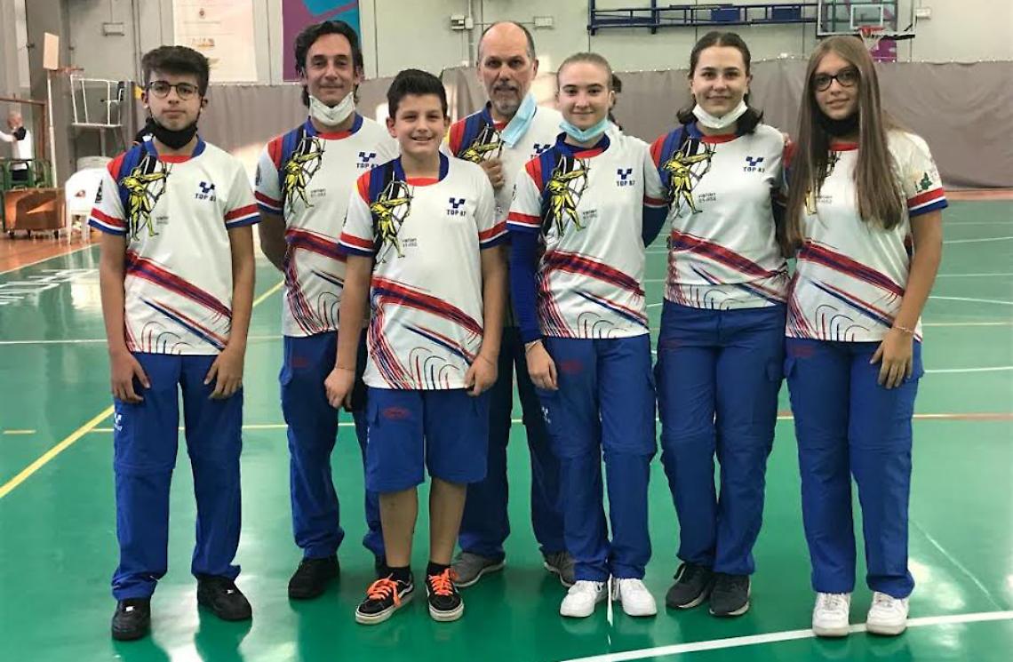 TIRO CON L'ARCO. La squadra giovanile degli Arcieri Varian brilla a Venaria
