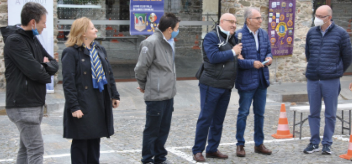 LANZO TORINESE. Un grande successo domenica per “Qua la Zampa”