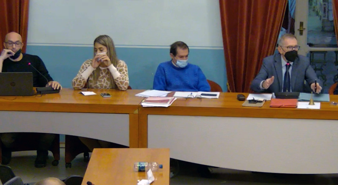 IVREA. Amministrazione a orologeria