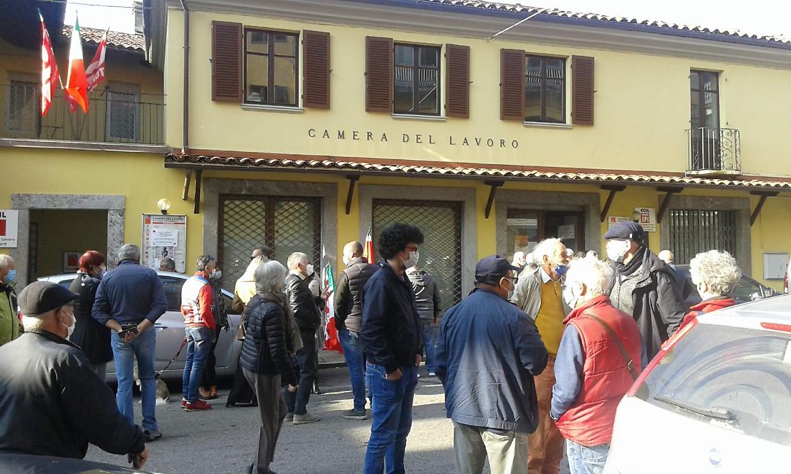 CUORGNE'. Presidio davanti alla Camera del Lavoro