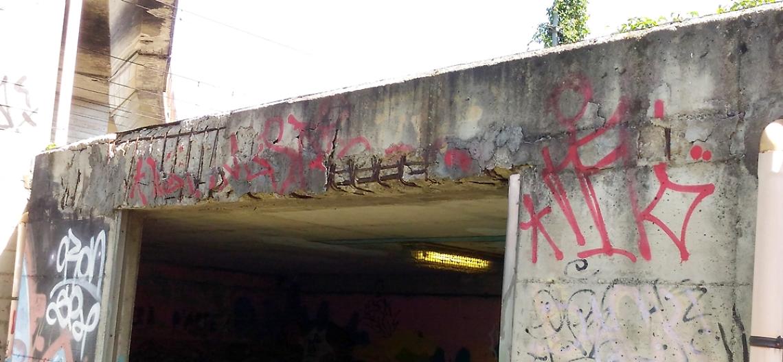 IVREA. Una petizione per la sistemazione del passo ciclo pedonale di via Dora Baltea