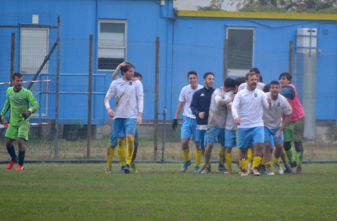 CALCIO. PRIMA CATEGORIA. Il Montanaro schianta il Gassino SR e resta in vetta da solo