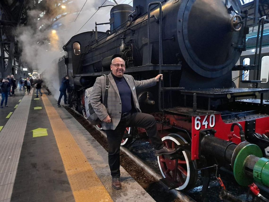 Un viaggio tra Langhe, Roero e Monferrato con il treno storico: da Torino a Nizza Monferrato sulle carrozze degli anni Trenta