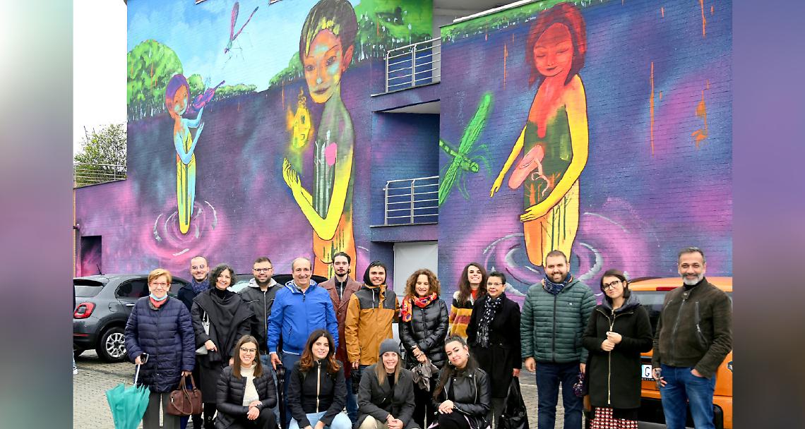 SETTIMO TORINESE. “Libellule”, murales per la Casa della Musica