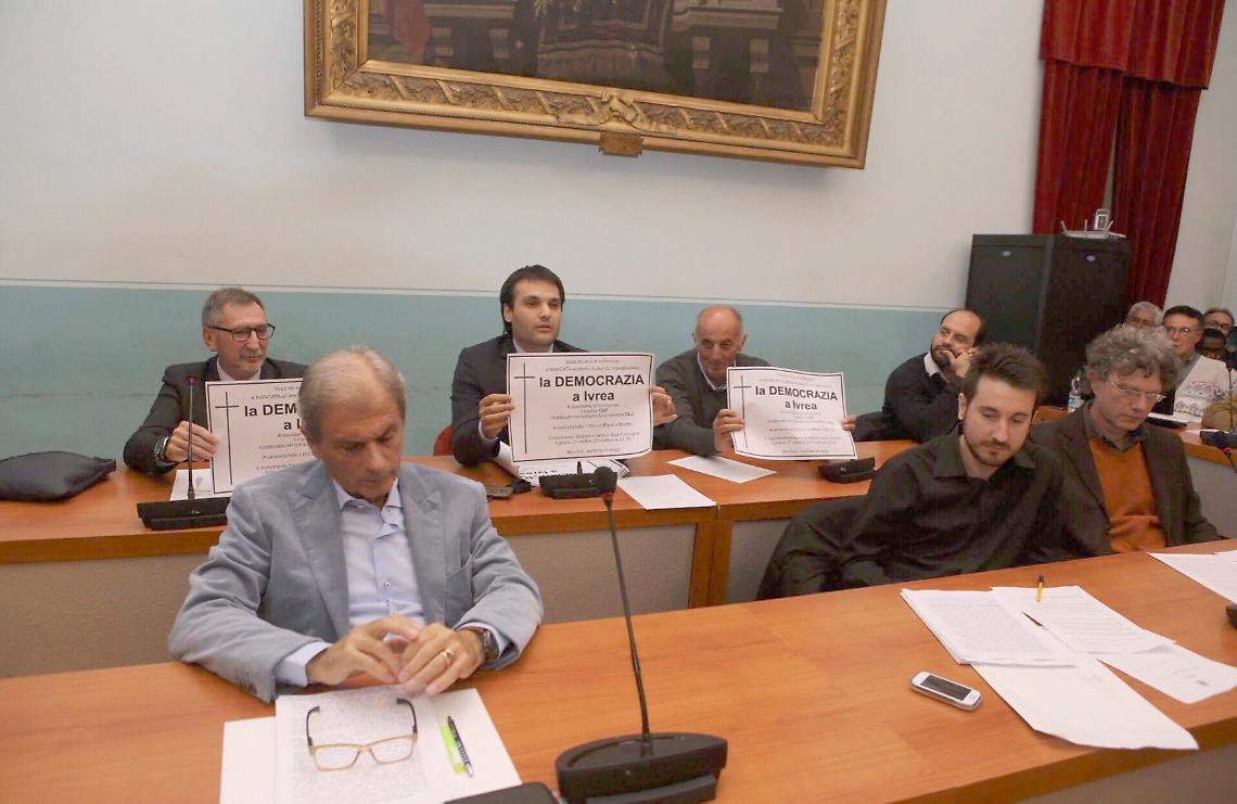 IVREA. Con Piccoli è a rischio la democrazia in consiglio
