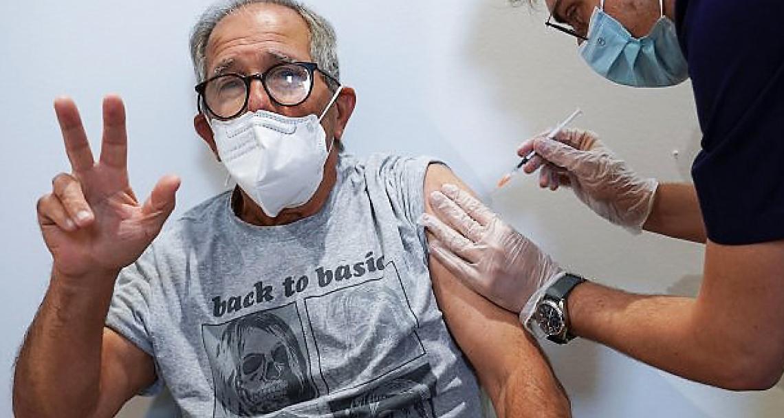 VERCELLI. Covid, sono in aumento i “positivi” con green pass e riparte la conta dei decessi: sei in una settimana