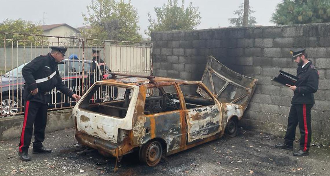 TRINO. Arrestato il piromane che ha appiccato una decina di incendi: è un 33enne volontario del distaccamento dei Vigili del Fuoco