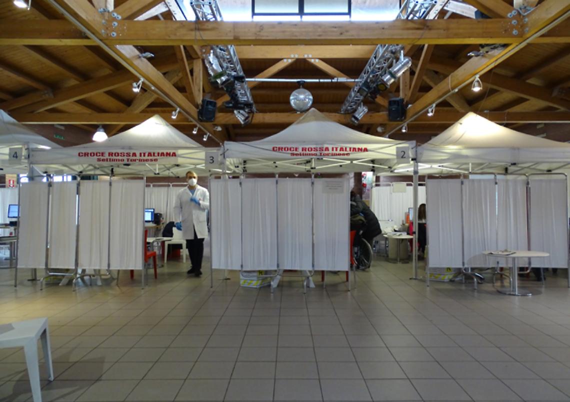 SETTIMO TORINESE. Terza dose troppo "faticosa" al Bosio, protesta un settimese