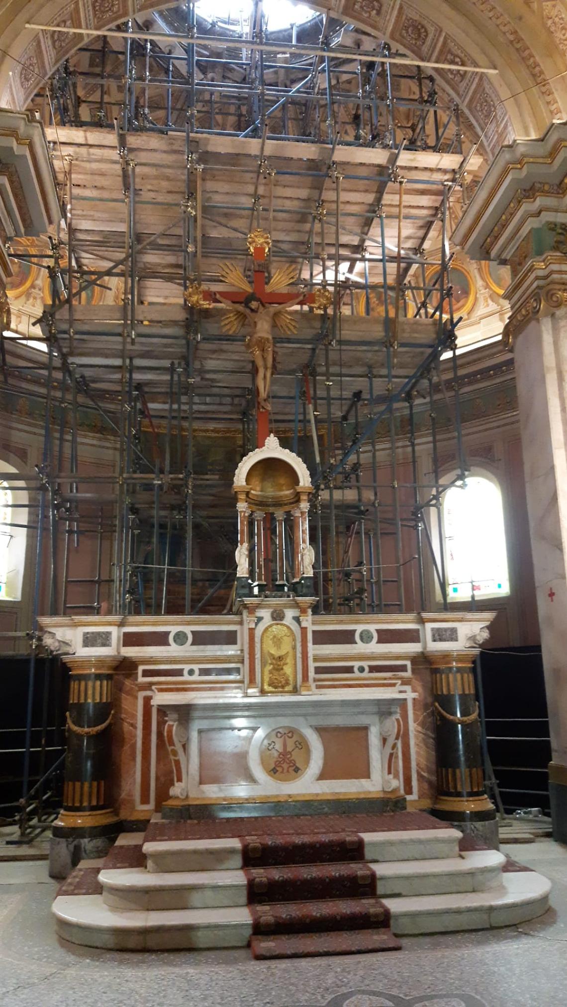 SETTIMO TORINESE. San Pietro è ancora inagibile e si è aperta una nuova crepa