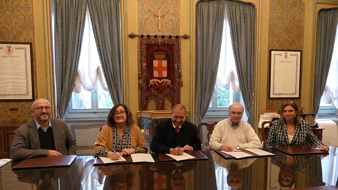 VERCELLI. Firmato questa mattina il protocollo 'Inps per tutti'
