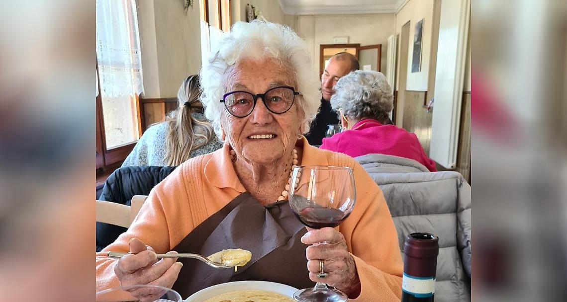 BORGOFRANCO D'IVREA. 98 candeline per Fiorenza, la mamma del sindaco