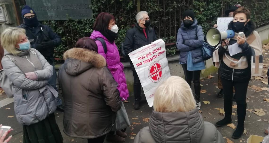 SETTIMO TORINESE. Altra giornata di protesta per i bambini affidati ai Servizi sociali e rinchiusi in comunità