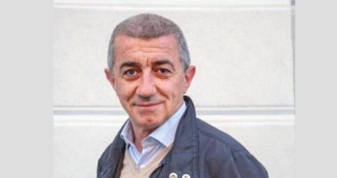 GASSINO. L’assessore Morelli regala i suoi armadi all’ufficio tecnico