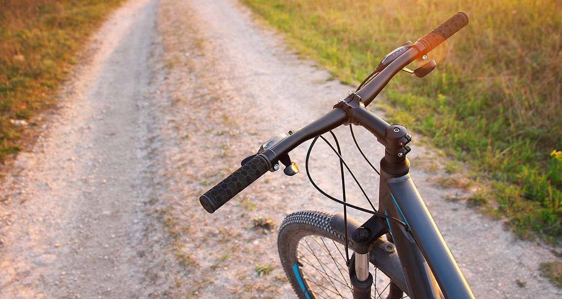 CERES/MEZZENILE. Due colonnine di ricarica per le biciclette elettriche