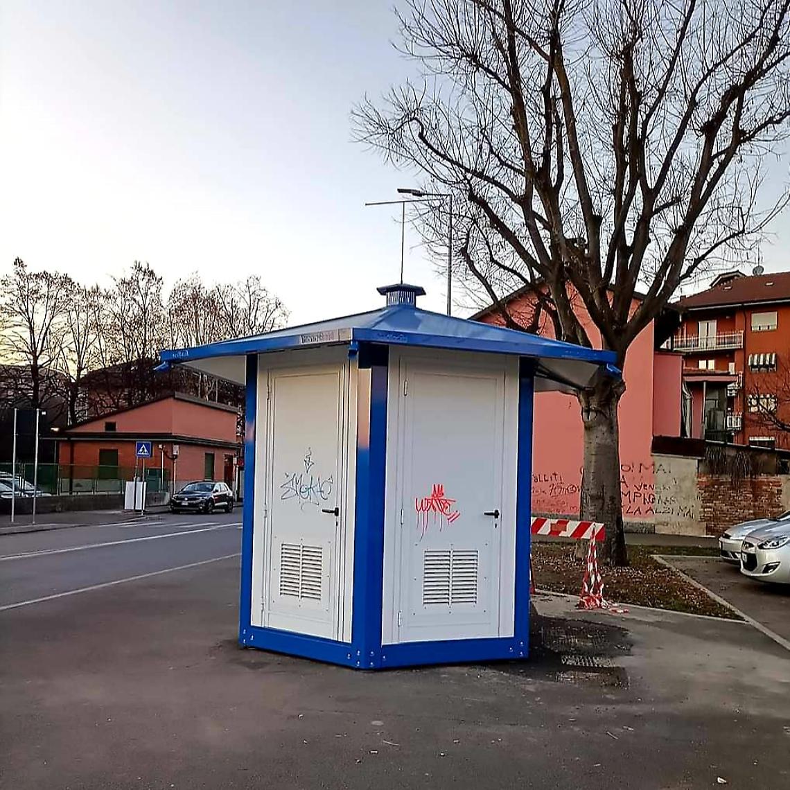 VENARIA. Casetta dell'acqua vandalizzata ancora prima di essere inaugurata