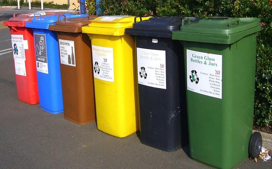 BANCHETTE. I Bidoni dell’immondizia sono intelligenti!