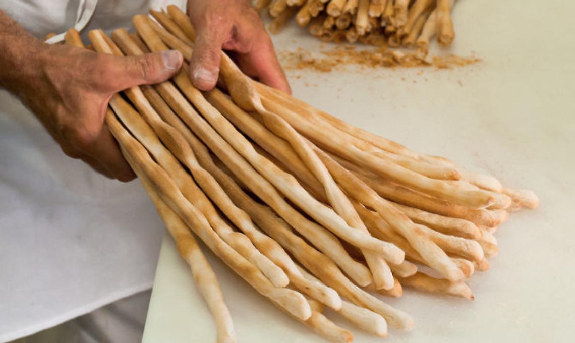 La storia del grissino. Una prelibatezza nata a Lanzo