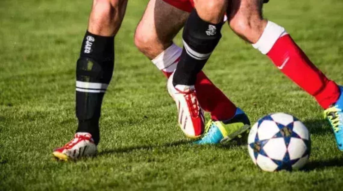 CIRIE'. Finisce a cazzotti la partitella tra amici, grave un calciatore
