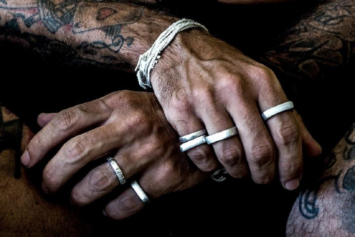 IVREA. No war factory. I gioielli sono donna! Se sono ricavati dalle bombe sono ancora più belli