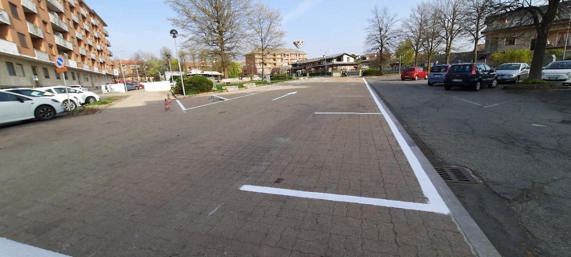 SAN BENIGNO. È scontro sui nuovi parcheggi disegnati in Piazza Italia