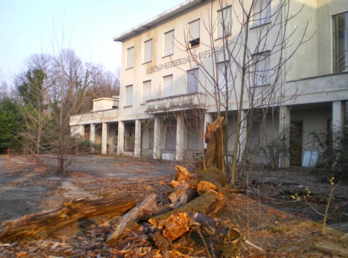 SAN MAURO TORINESE. Un mega palazzo al posto dell’ex orfanotrofio: i residenti di via Croce su tutte le furie