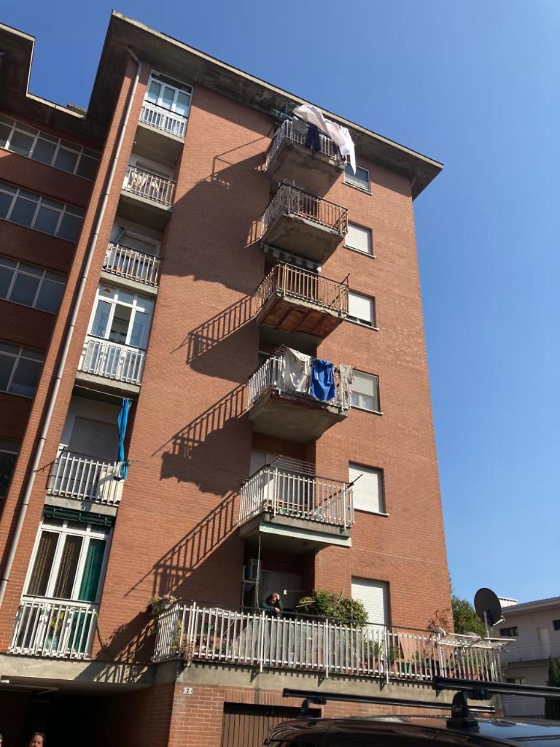 IVREA. Arriva la maxi bolletta e muore di crepacuore. Tragedia in via Buozzi