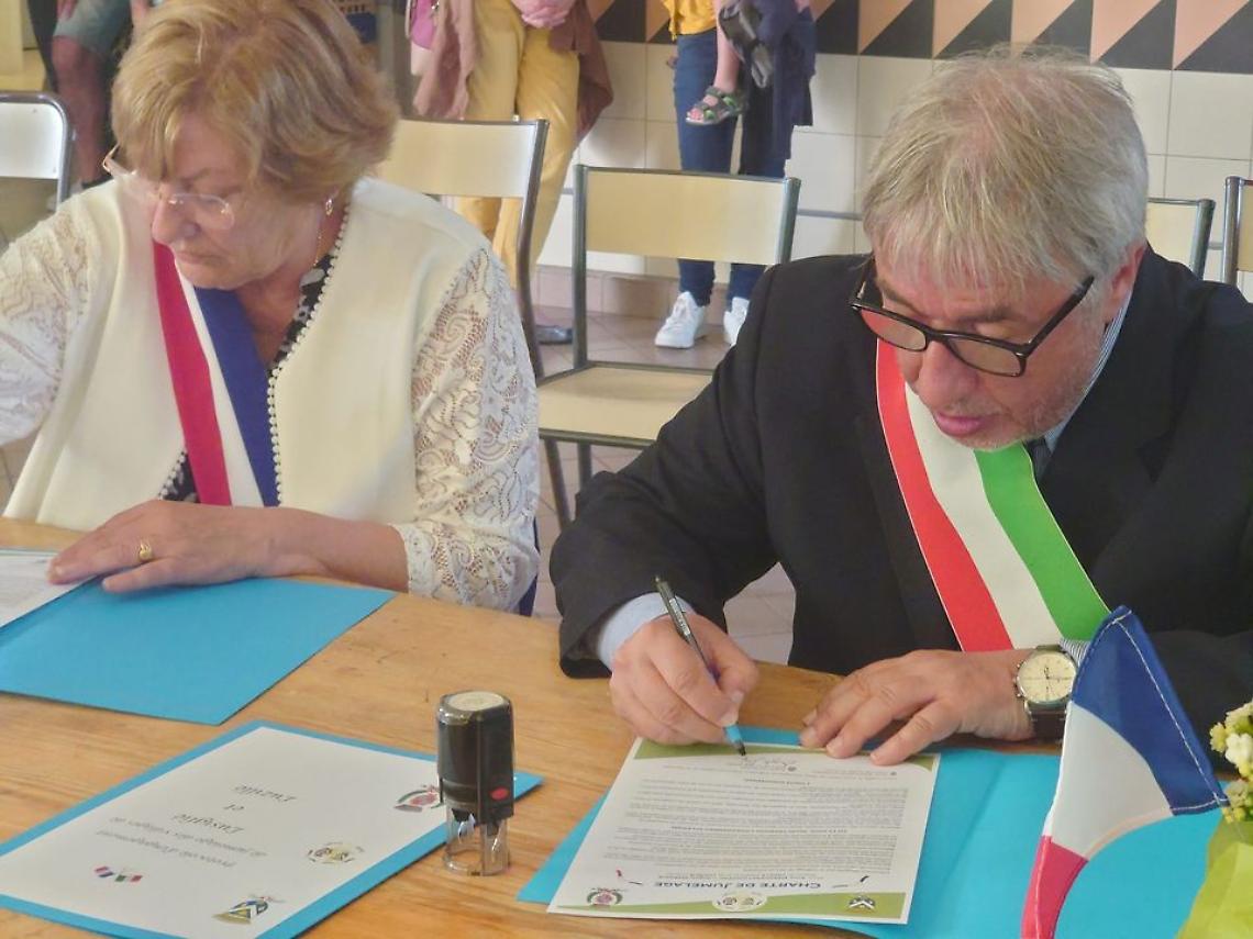 Firmato il gemellaggio con Luzillé, la Lusiglié di Francia (fotogallery)