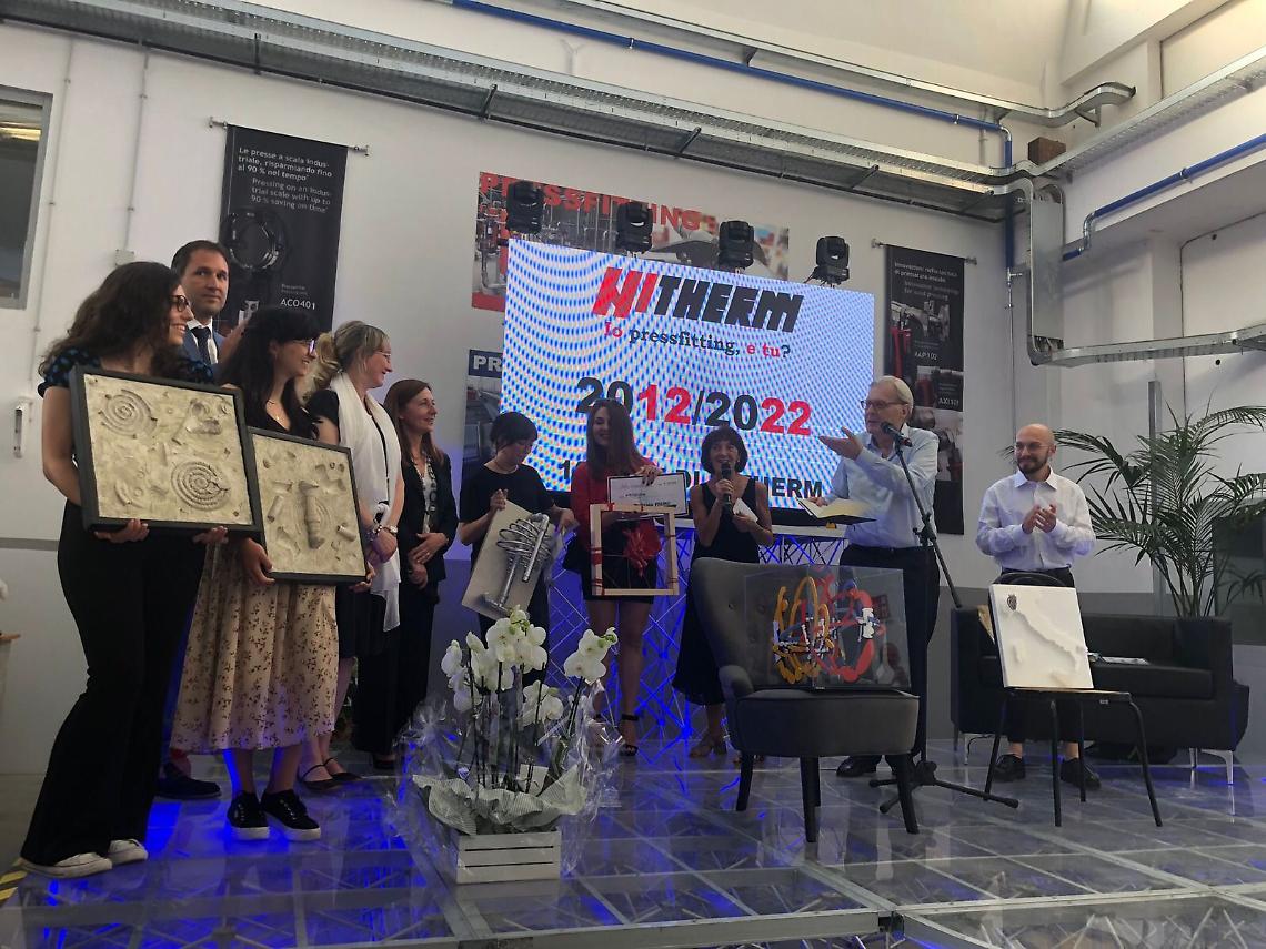 AGLIE'. La "Hitherm" festeggia i 10 anni con Sgarbi