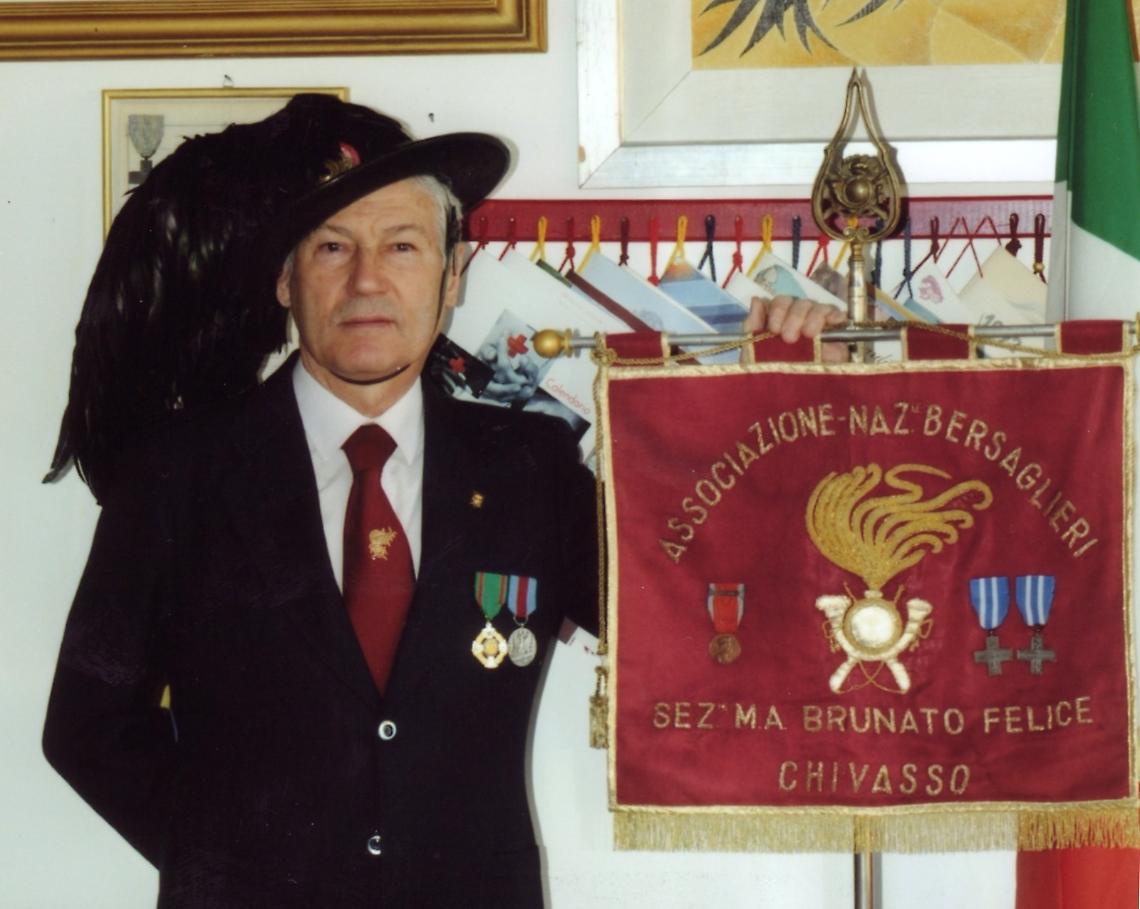 CHIVASSO. Bersaglieri in festa per il 50esimo anniversario della "Ricostituzione"