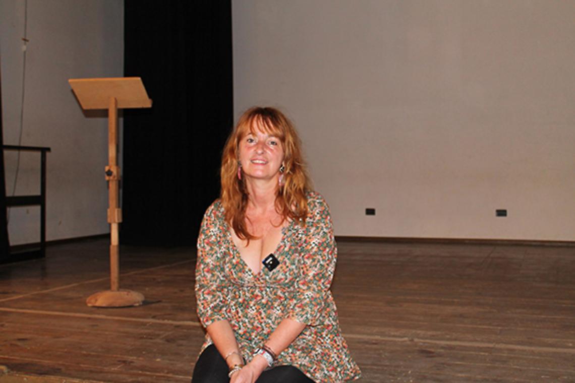 “Luci su Monteu”, il piccolo paese che ha una sindaca attrice e un teatro che ospita una rassegna nazionale