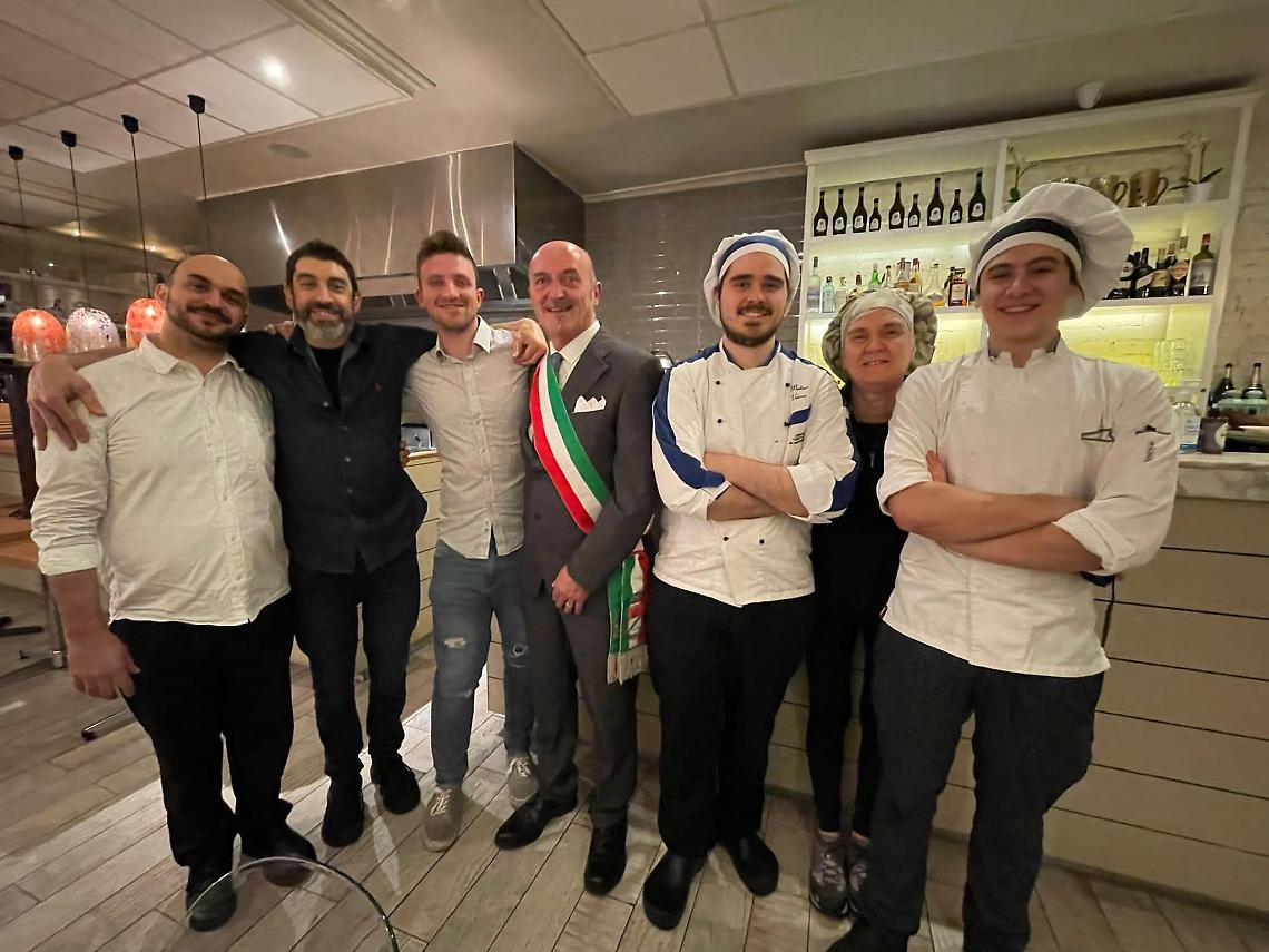 BUROLO. Il sindaco va in vacanza a Melbourne dal figlio e incontra i connazionali