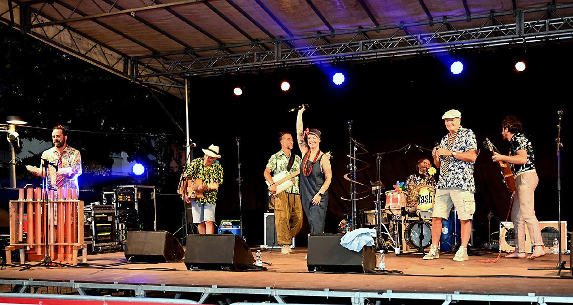 SETTIMO TORINESE. Negozi aperti con musica, magia e allegria