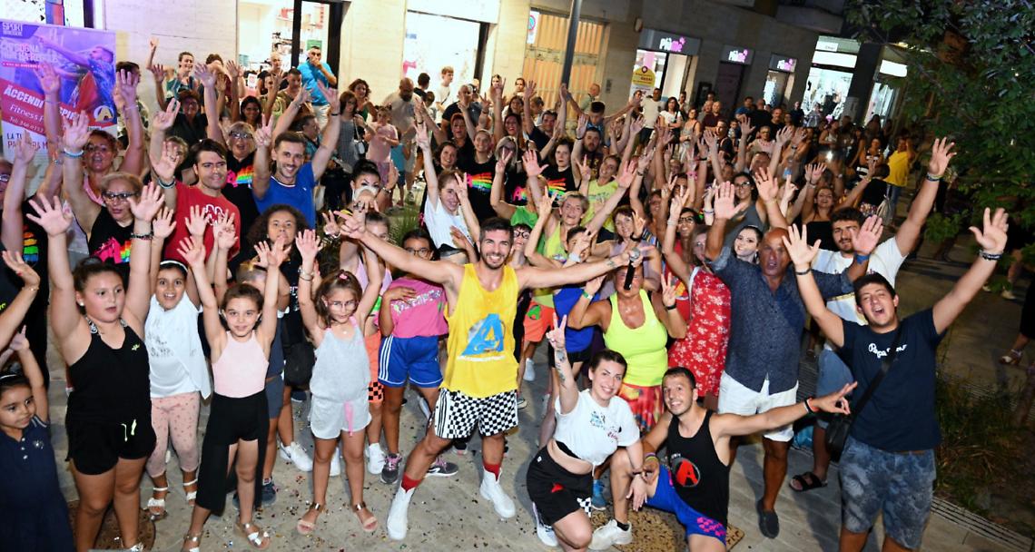 SETTIMO TORINESE. Giovedì di luglio, una bella serata in compagnia di fitness e musica (VIDEO)