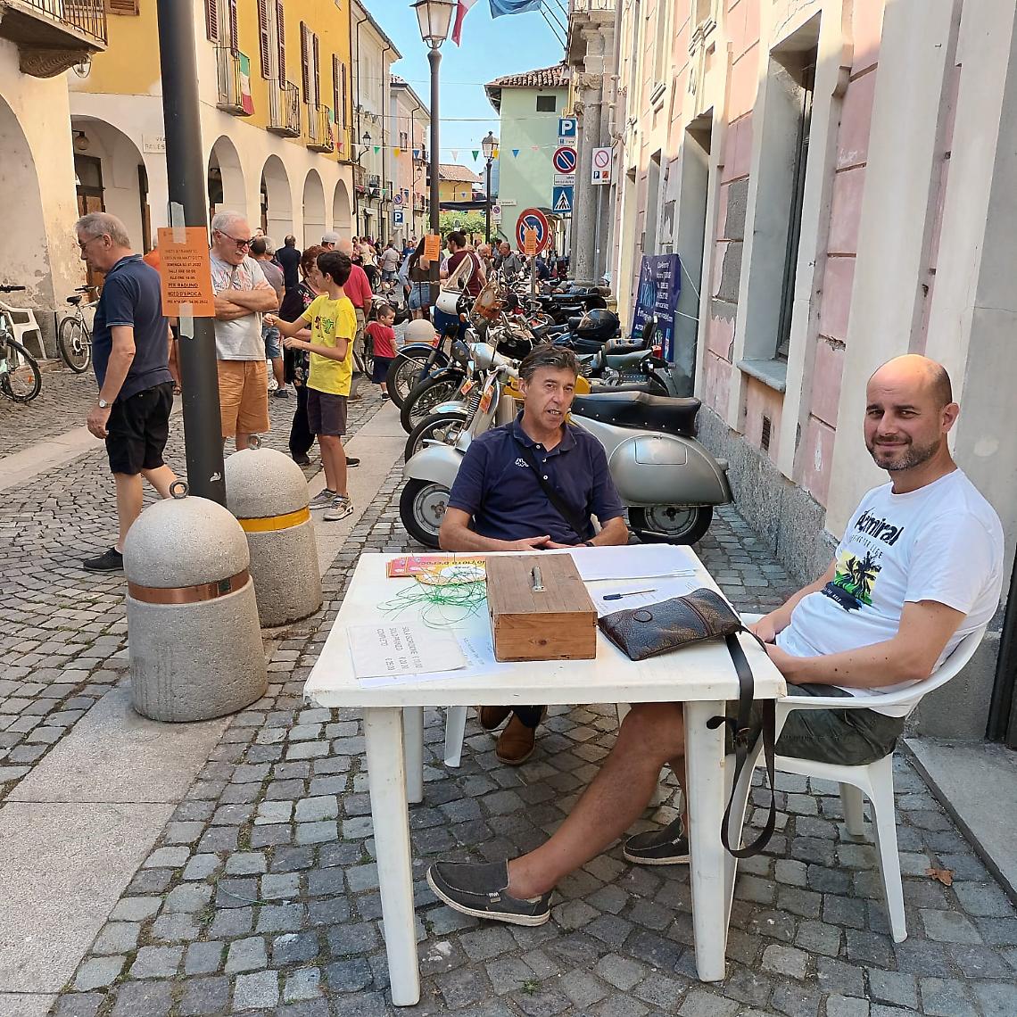 MONTANARO. Le rombanti moto storiche invadono il centro del paese