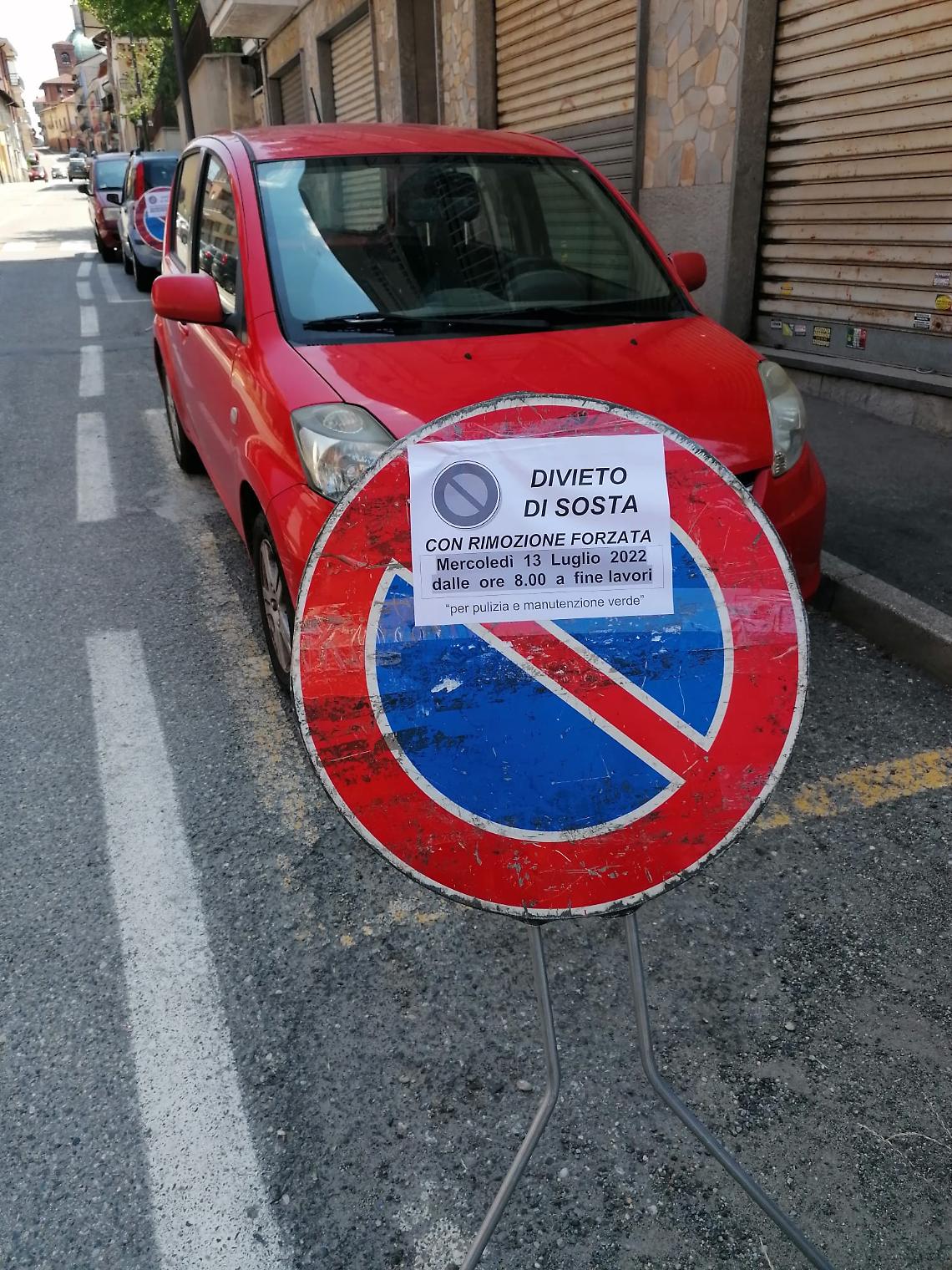GASSINO TORINESE. Dopo mesi di lamentele sono finalmente partiti i lavori per la pulizia delle aree verdi