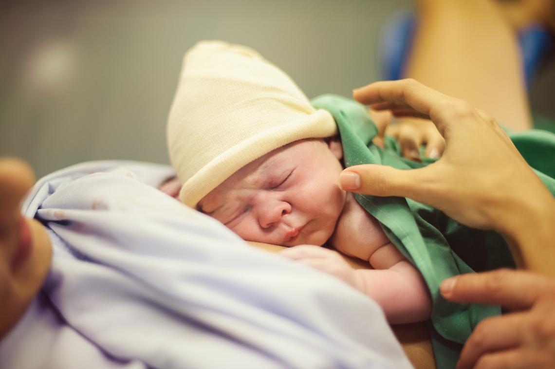 Mamme italiane sempre più in là