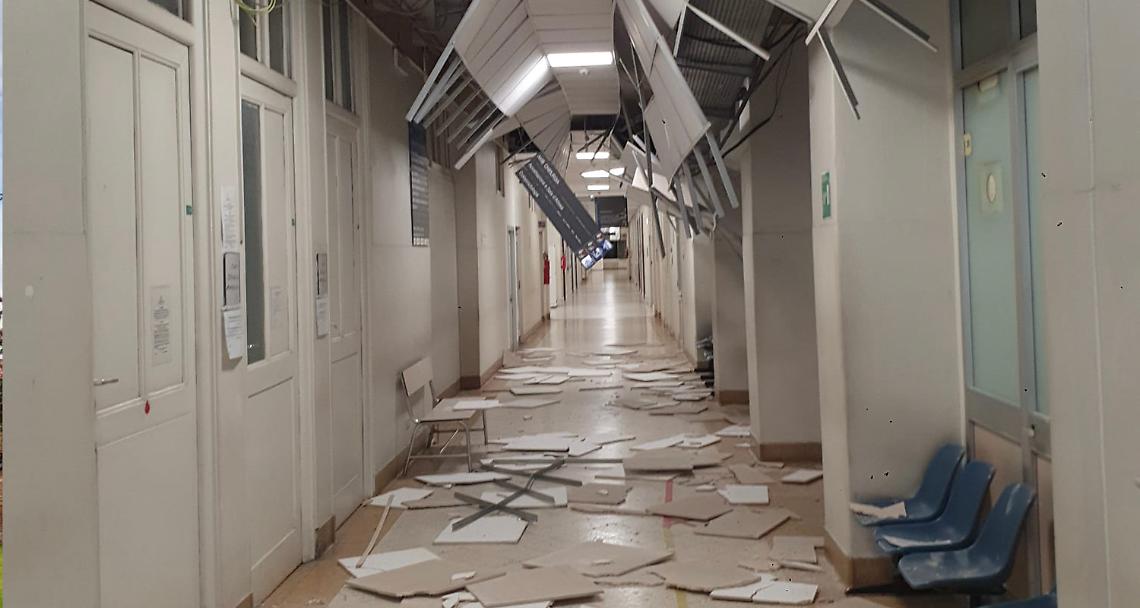 Crolla un controsoffitto nella notte alle Molinette, nessun ferito