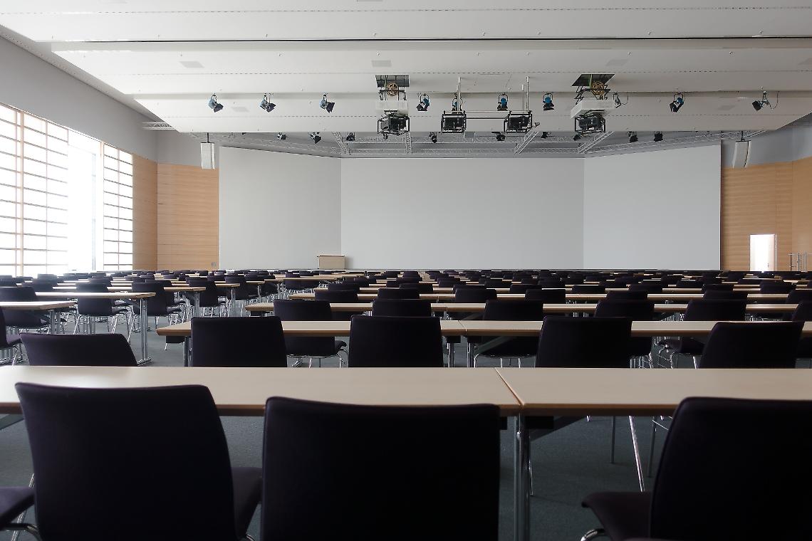 Nella città dove morì lo studente crolla un pannello a scuola
