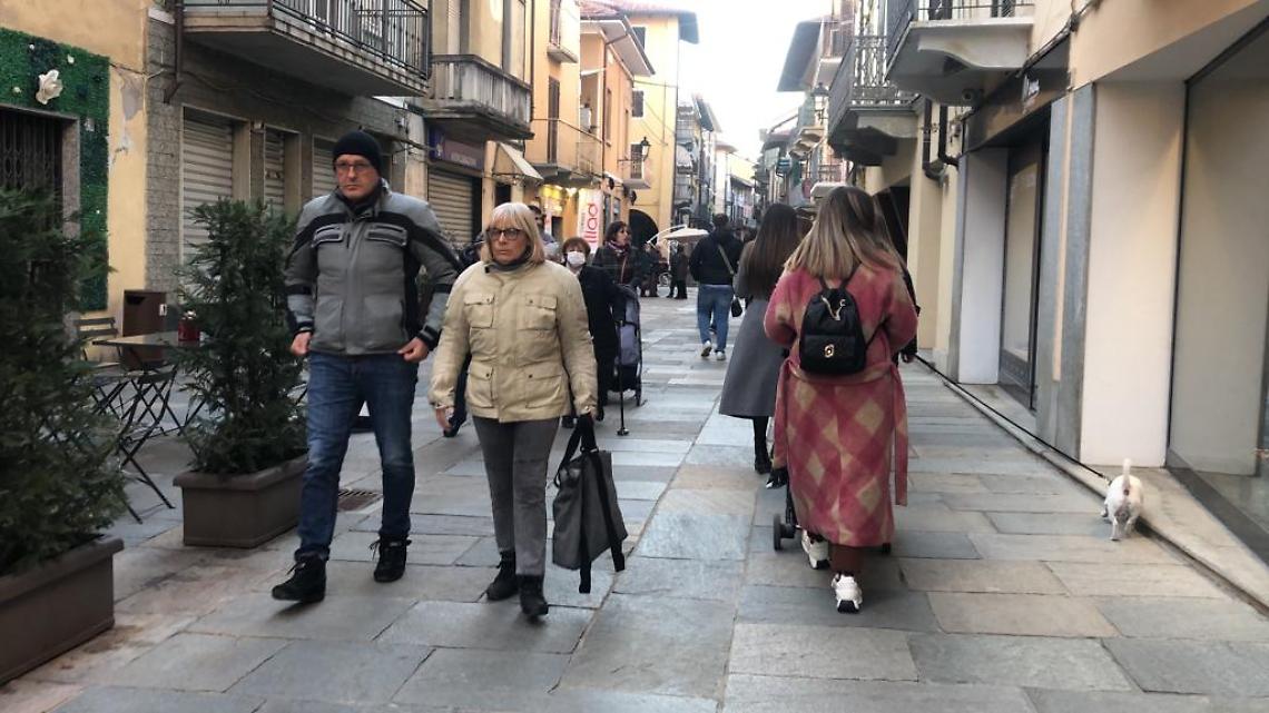 Quel gran caos dell'isola pedonale: "E' Natale e non è ancora pronta"