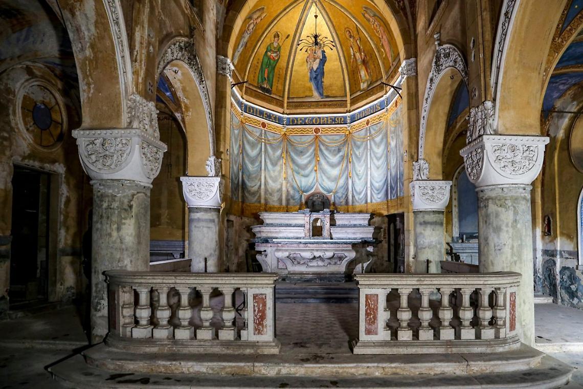 La chiesa fatta con il miele del Papa