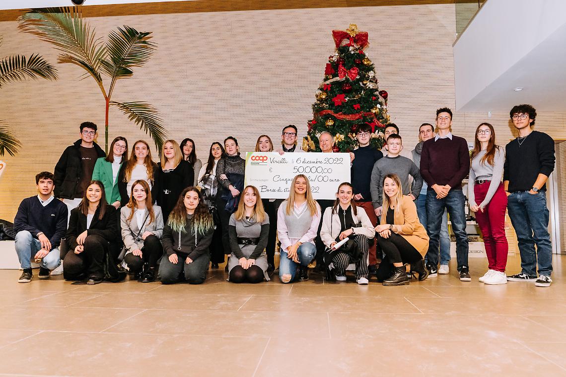 Nova Coop premia il merito a scuola con 110 borse di studio
