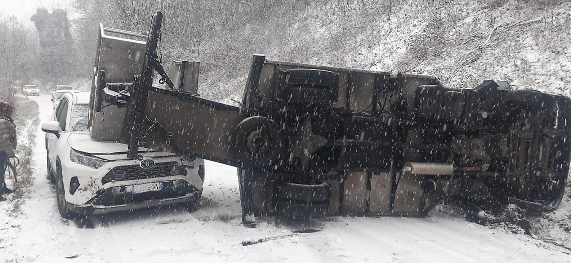 100 mila euro per progettare la tangenziale della collina e un'ordinanza per impedire il transito dei camion