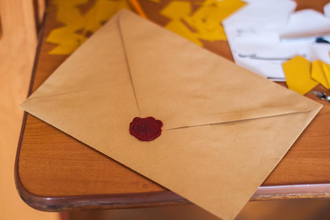 L'idea di due bambine: un biglietto di auguri per tutto il paese