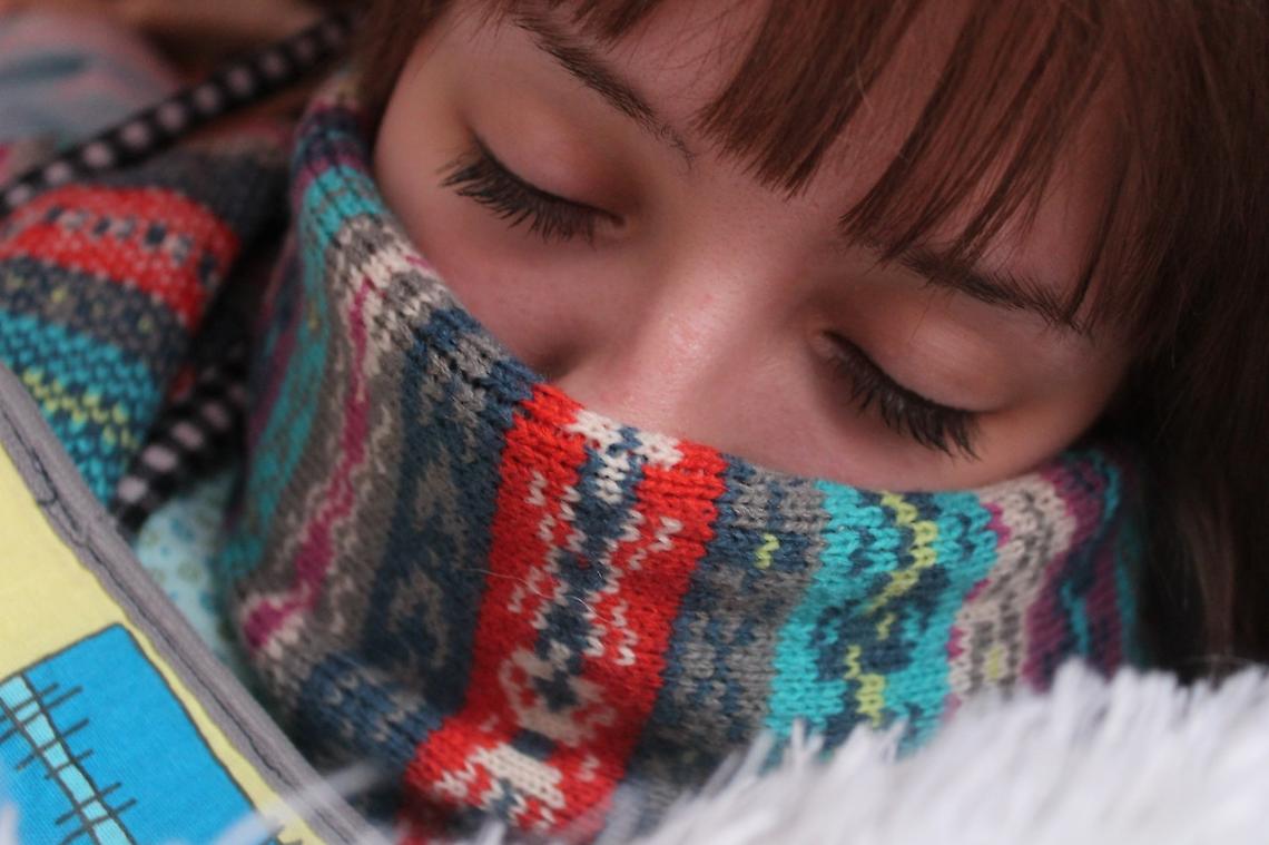 In classe ci sono 15 GRADI, la bambina: "Noi ci portiamo le coperte a scuola!"