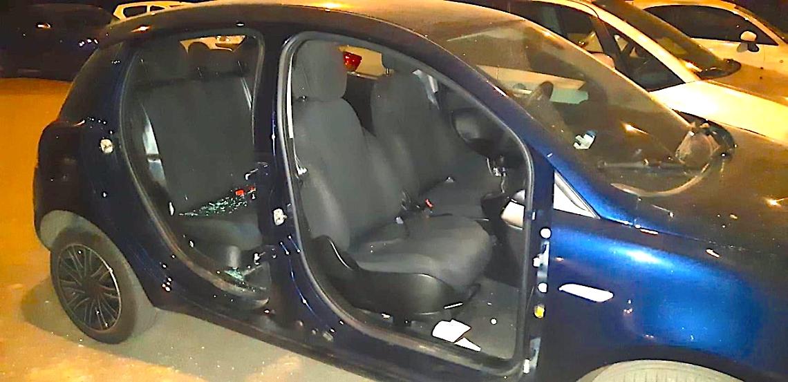 LADRI attivi anche la vigilia di Natale: rubano pezzi di automobili