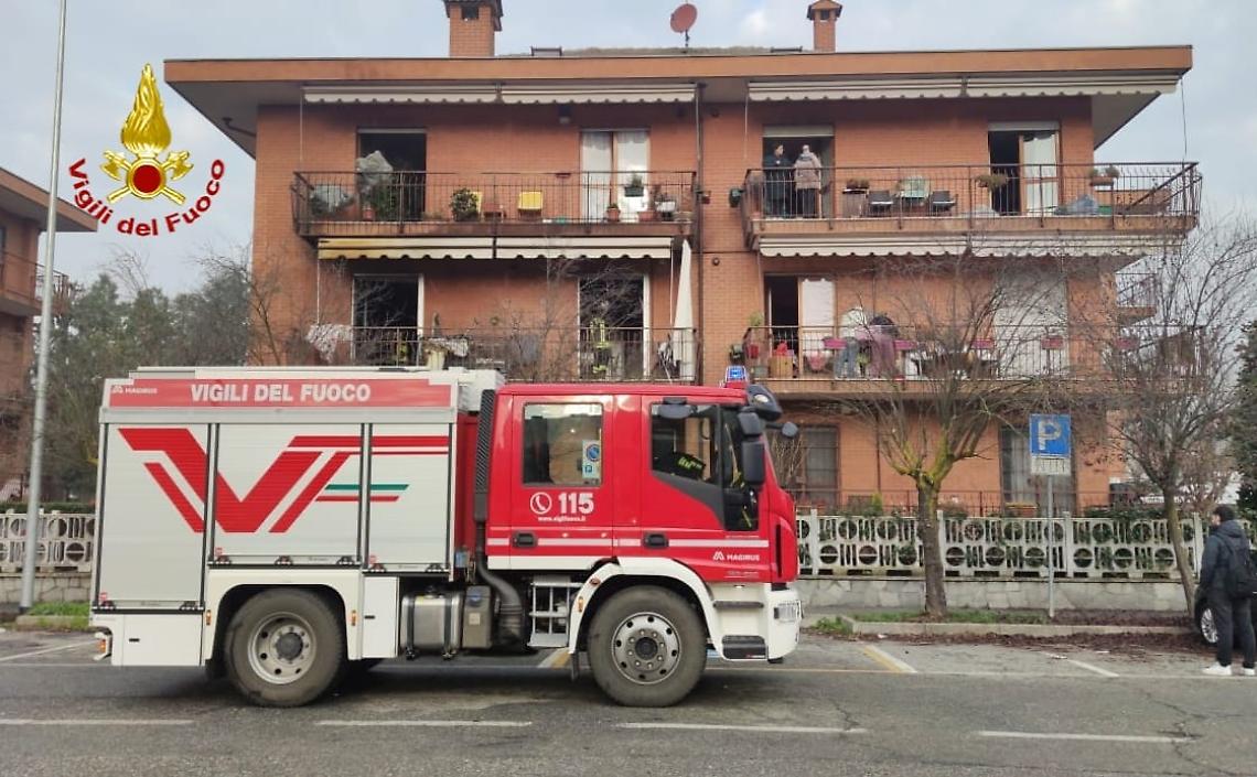 Fiamme in casa: madre e figlia finiscono in ospedale