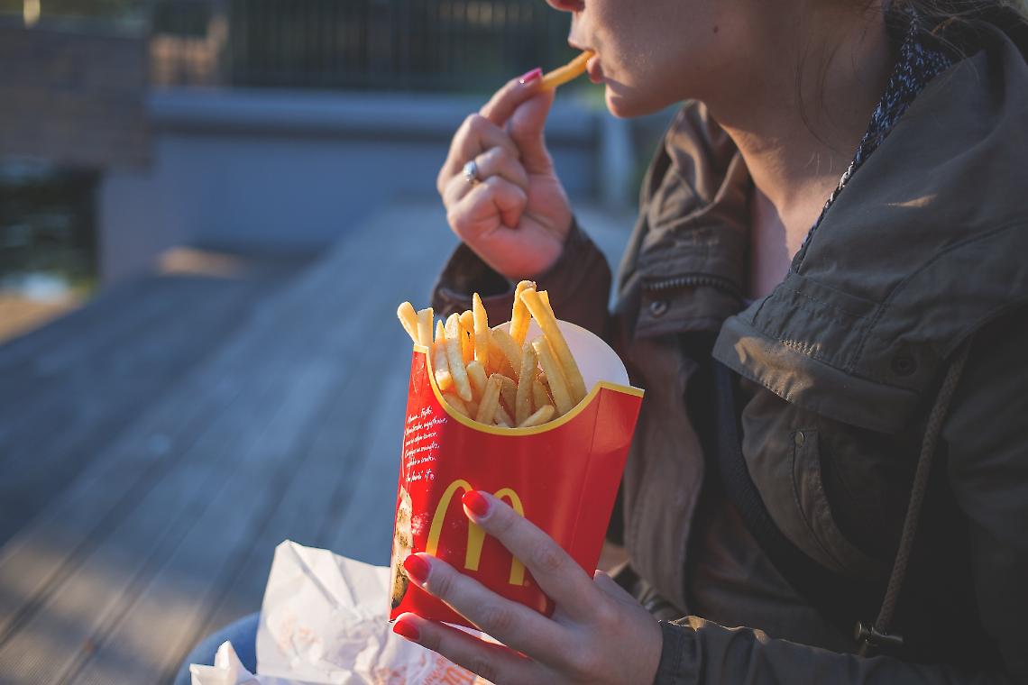 Il nuovo McDonald's del Canavese: un disastro per le auto!