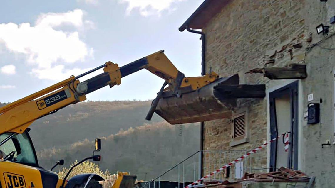 Arezzo ruspa