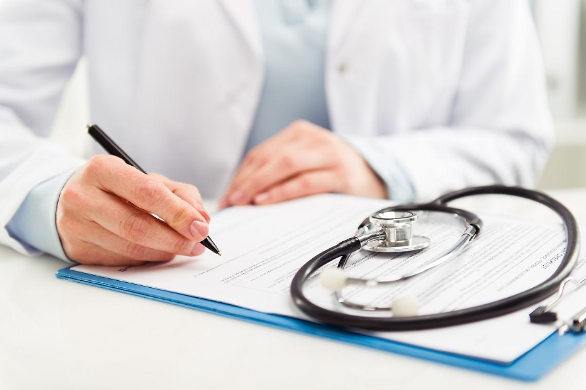 Un'app per chi è senza medico di base: visite e prescrizioni anche a domicilio nel Vercellese